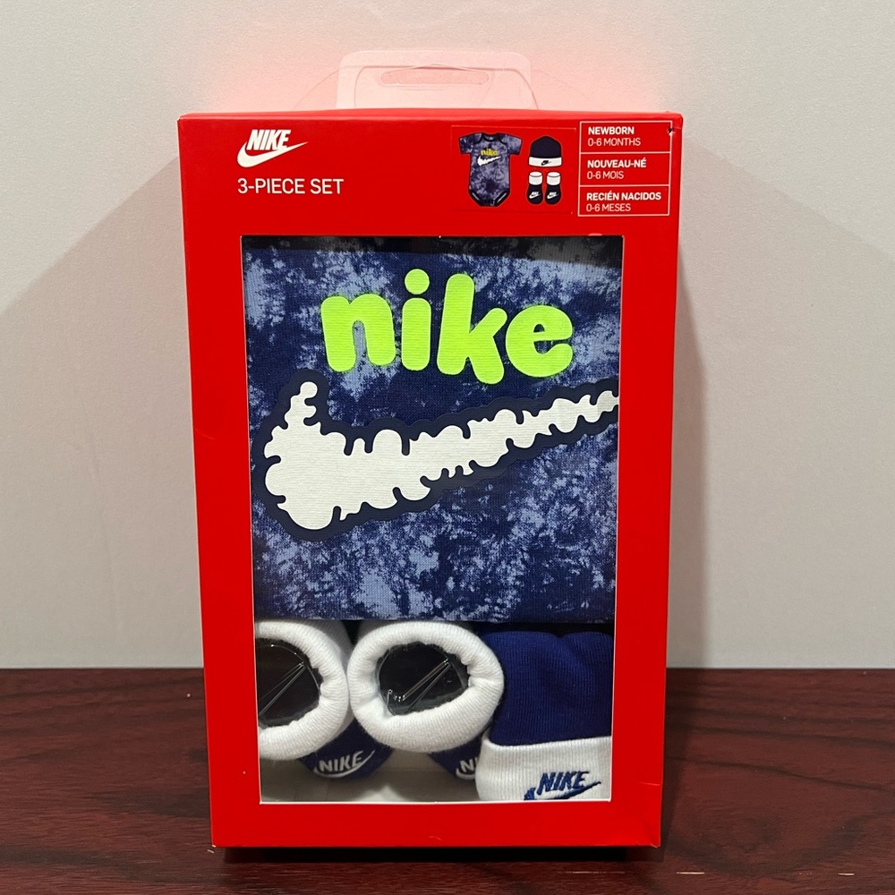Nike 3 Piece Set, White & Purple, 0-6 Months